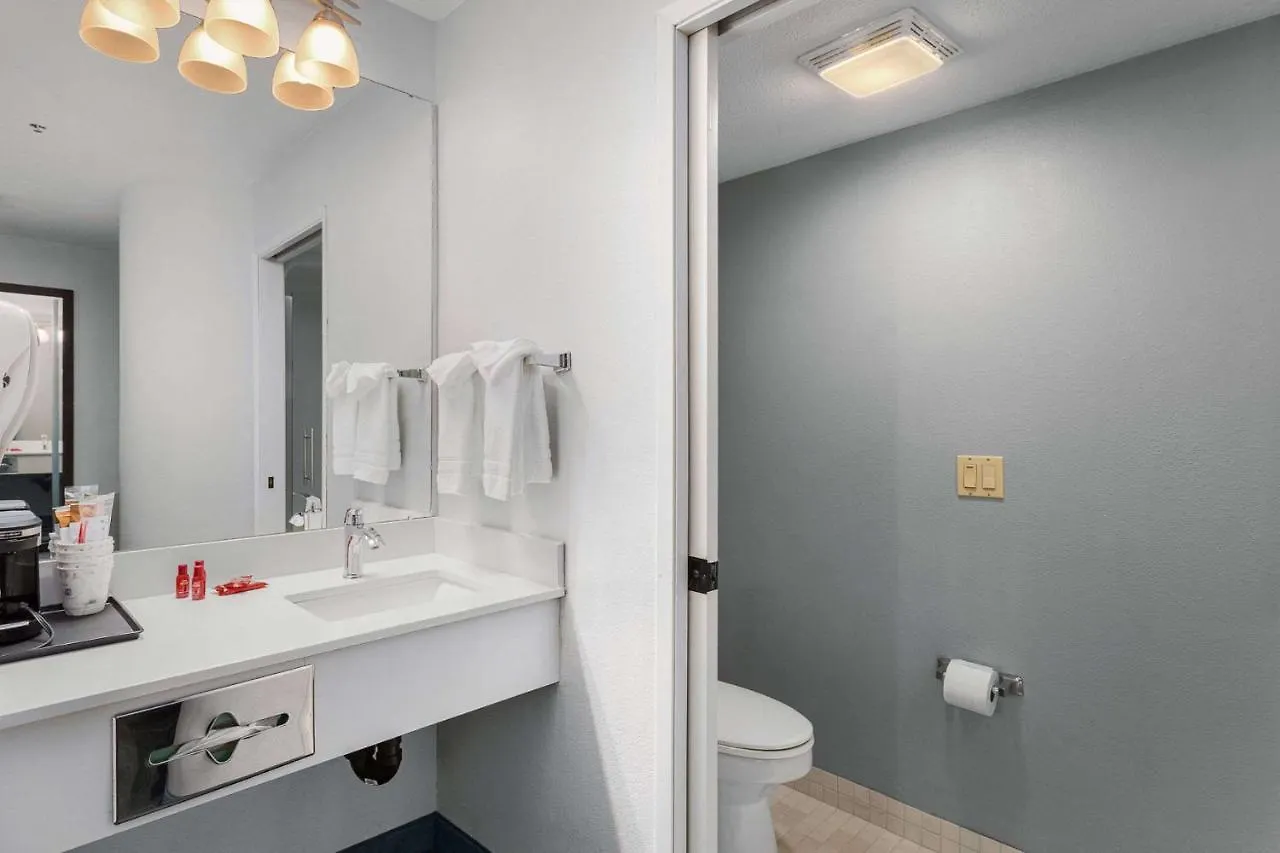 Days Inn By Wyndham Portland East 2*,