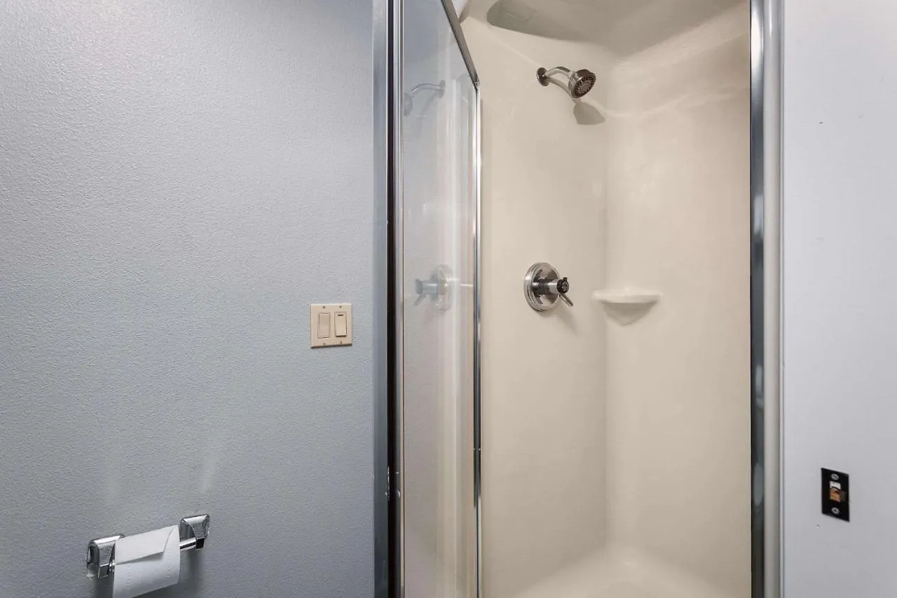 Hotel Days Inn By Wyndham Portland East