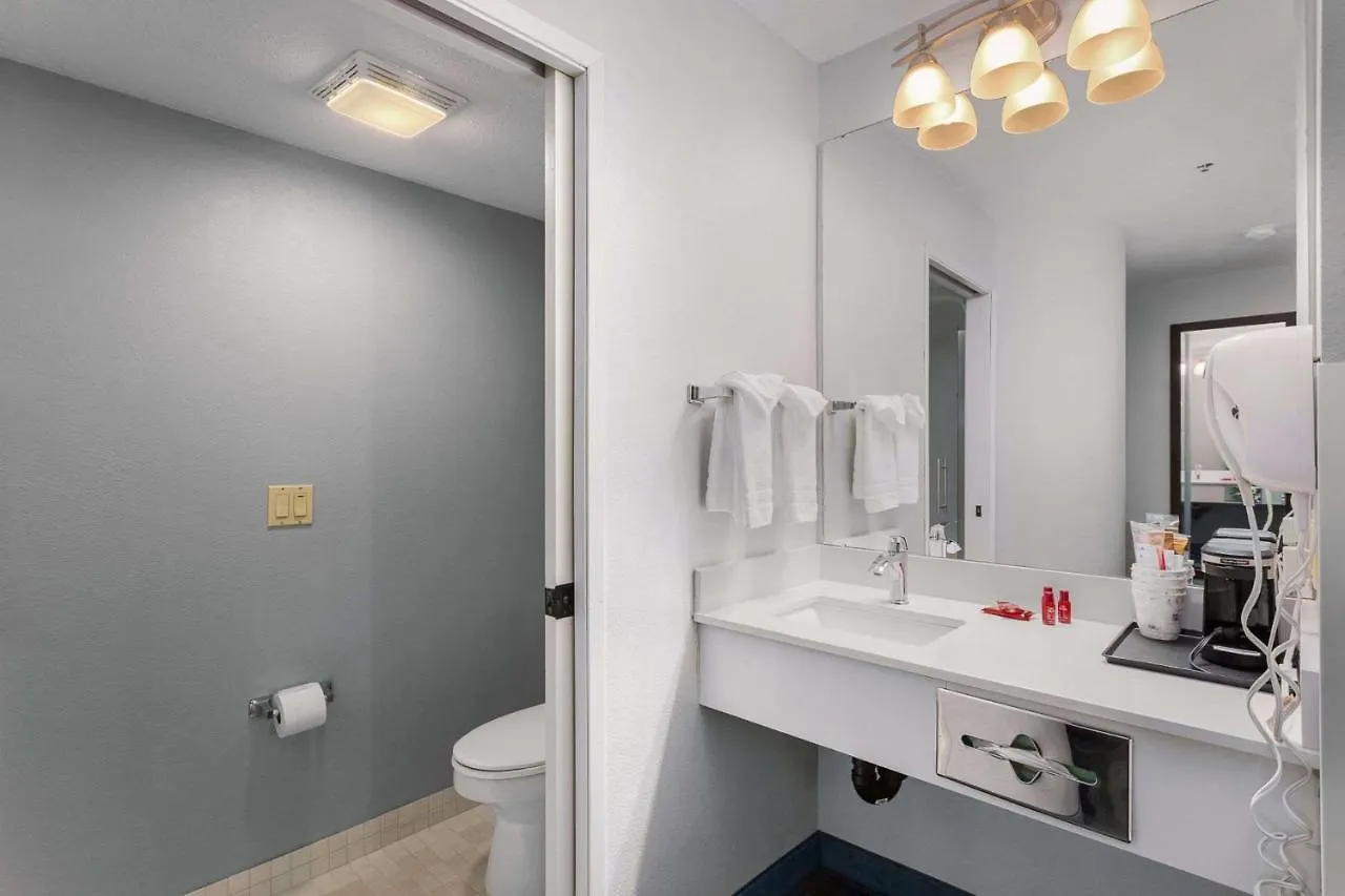 Hotel Days Inn By Wyndham Portland East