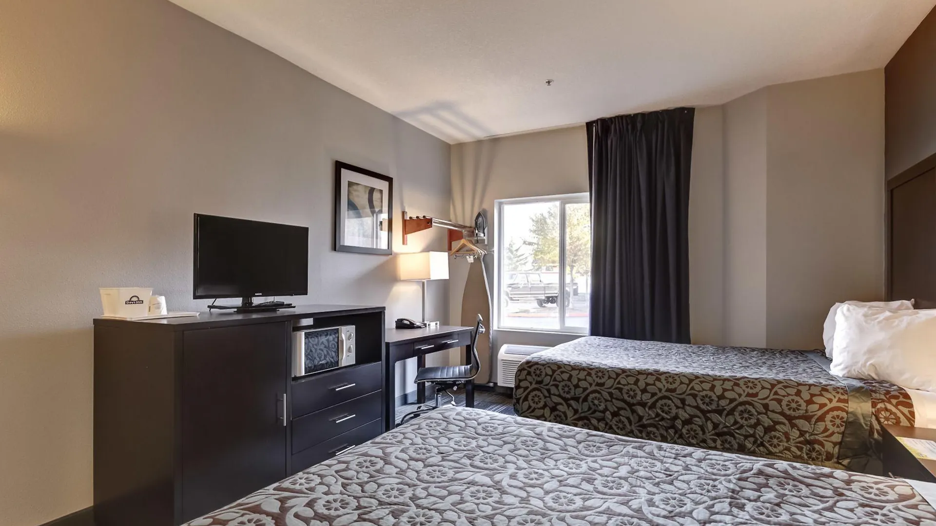 Days Inn By Wyndham Portland East