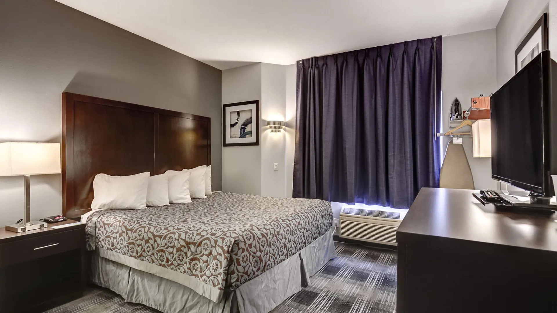 Days Inn By Wyndham Portland East Hotel